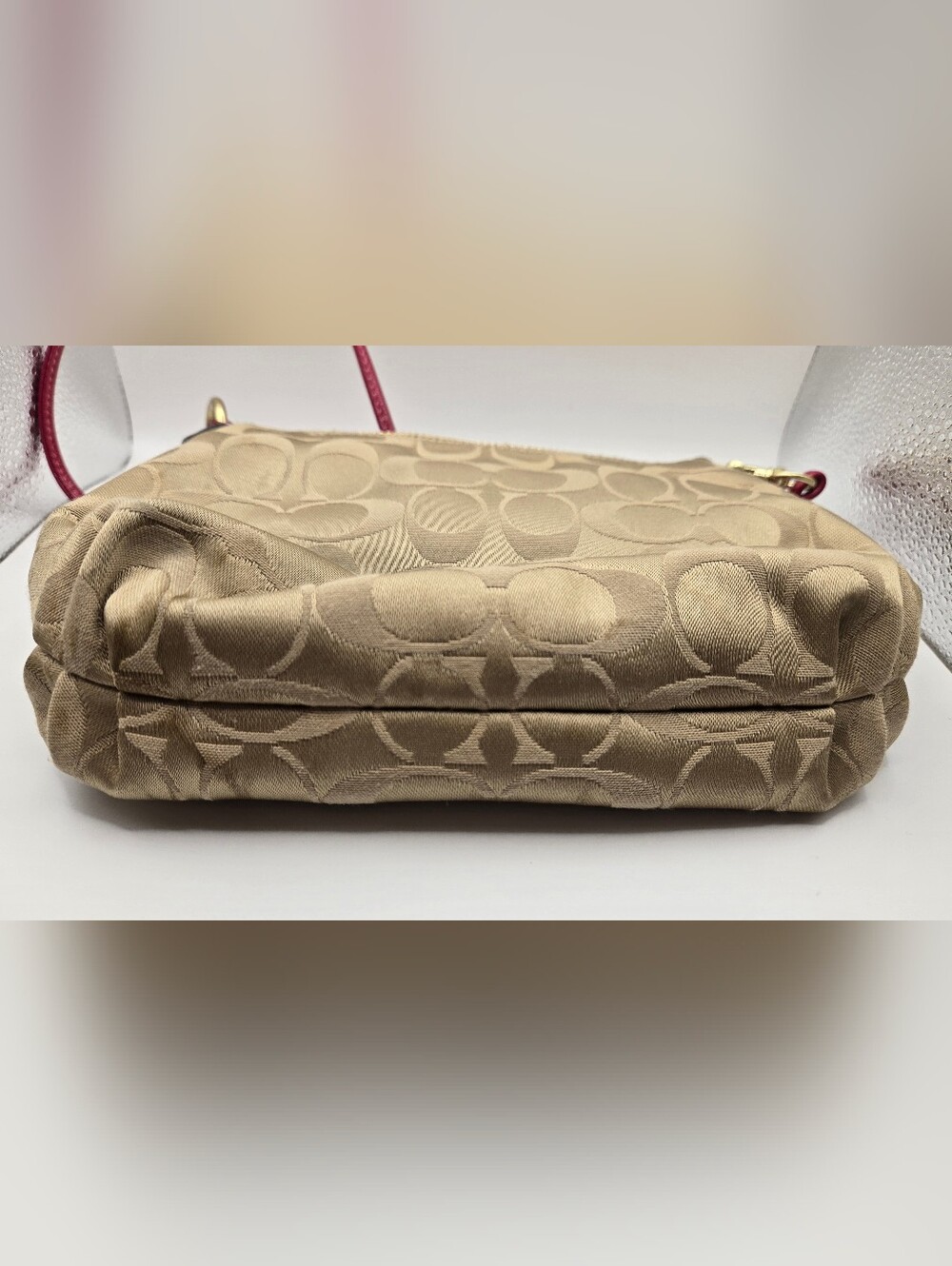 Coach Poppy Signature Groovy Crossbody Pink Trim Gold Logo Buttons Hardware READ - Picture 5 of 12